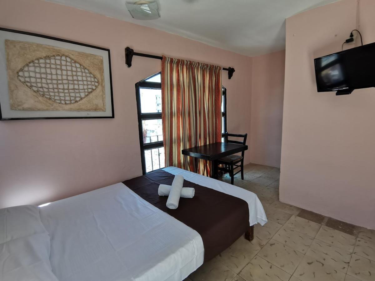 Hotel Colonial San Carlos Cancun Centro Buitenkant foto