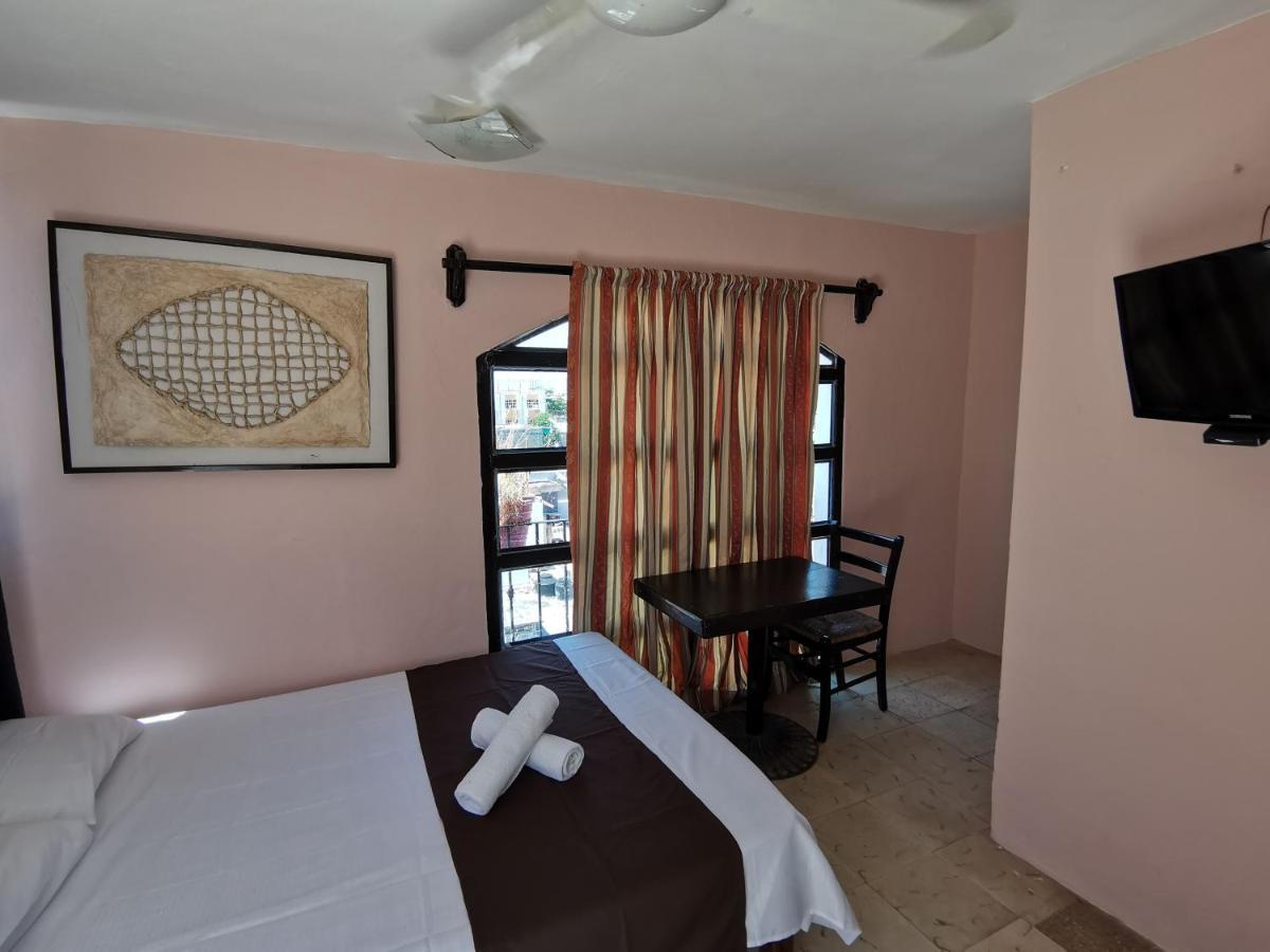 Hotel Colonial San Carlos Cancun Centro Buitenkant foto